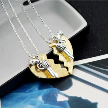 Bonnie Clyde Couples Necklace Set